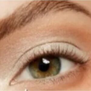 MAC Dazzleshadow “It’s About Shine” Eyeshadow